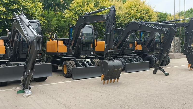Four-wheel-drive Wheel Excavator Used in Construction Site high quality