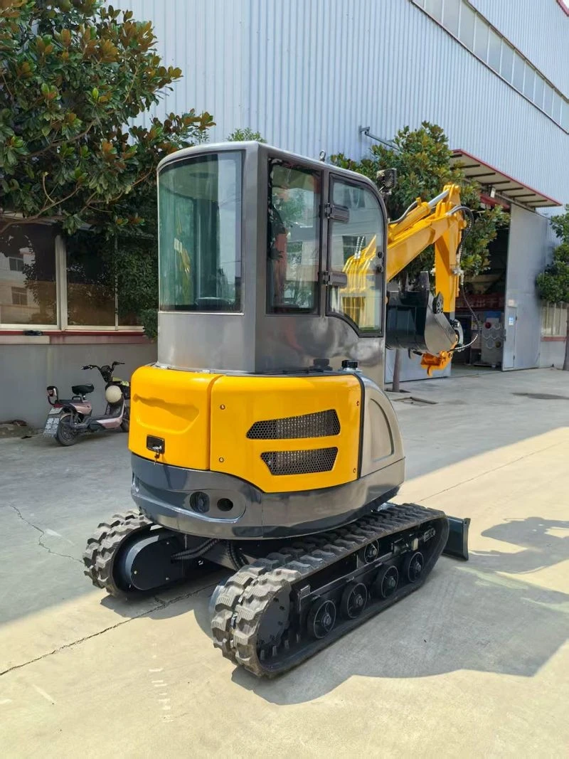 Operation Of Small Tracked Excavator in Narrow Space high quality
