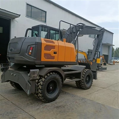 Four-wheel-drive Wheel Excavator Used in Construction Site